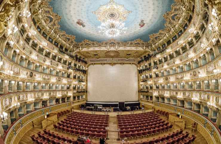 il teatro la fenice è sopravvissuto a due incendi